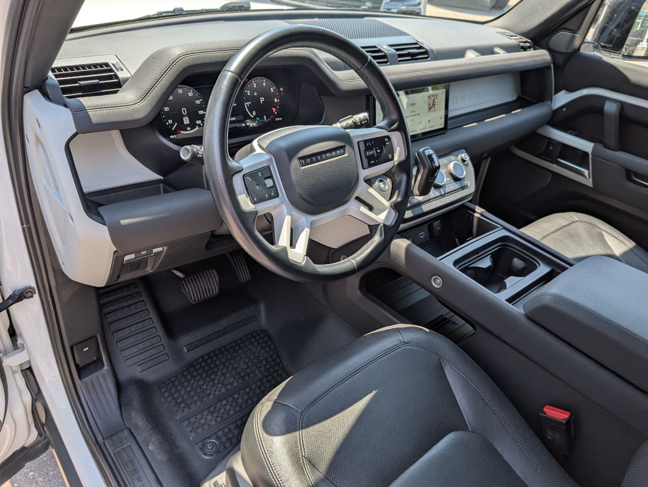 Used 2023 Land Rover Defender 110 S AWD/4WD image 16