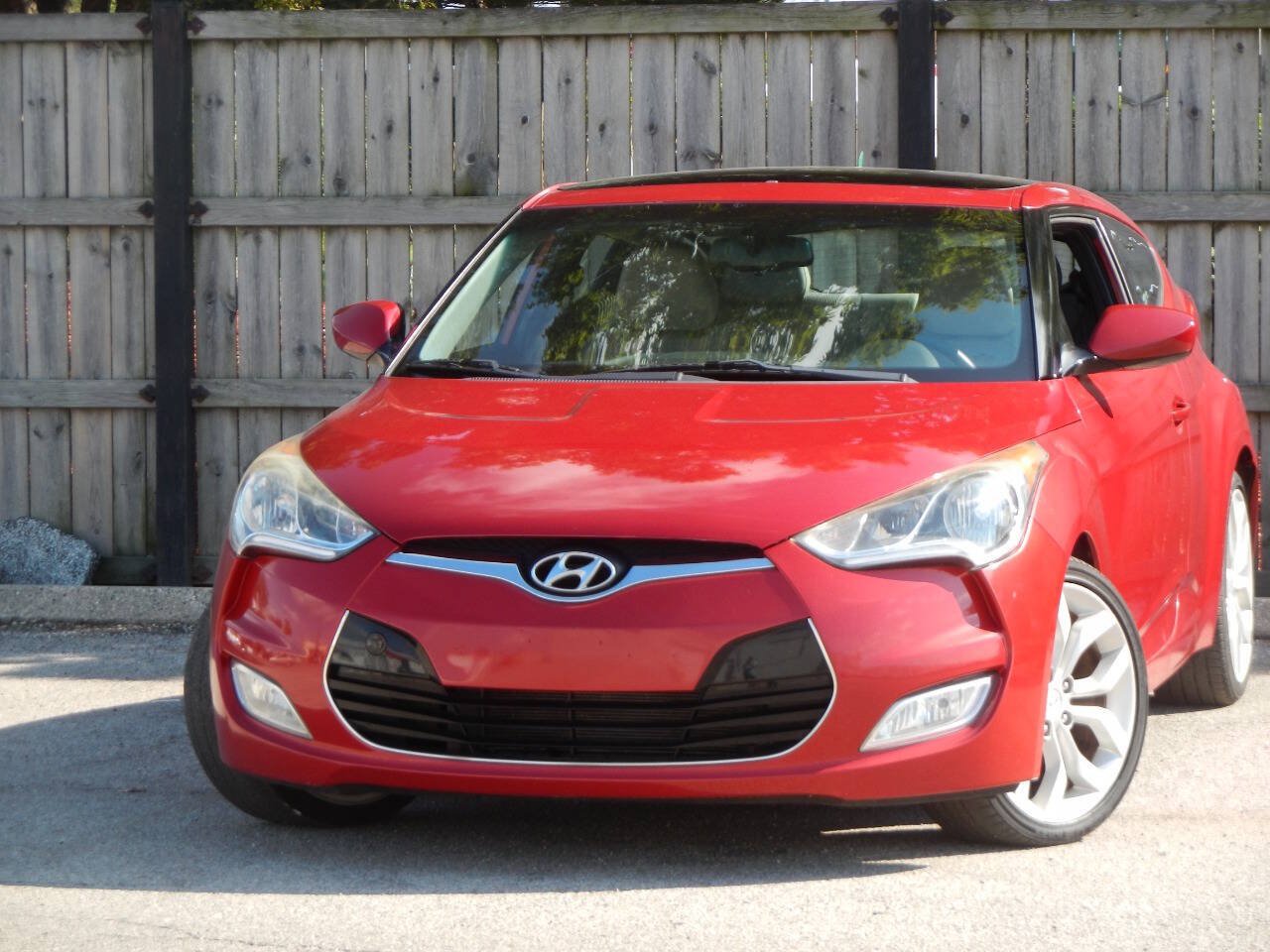 Used 2013 Hyundai Veloster w/ Style Pkg FWD image 4