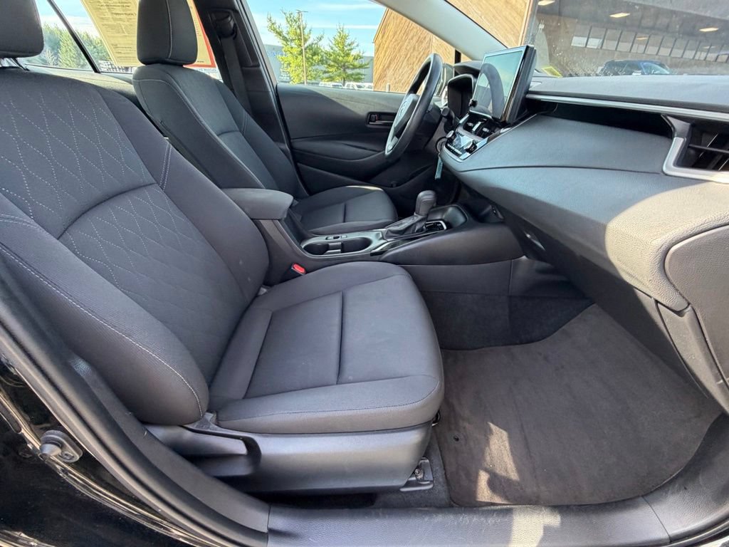Used 2023 Toyota Corolla LE FWD image 33