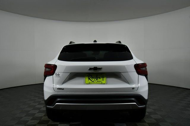 New 2026 Chevrolet Trax LT w/ Driver Confidence Package image 12