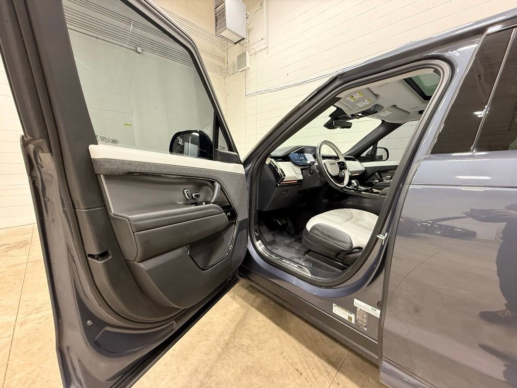 Used 2025 Land Rover Range Rover Sport Dynamic SE AWD/4WD image 30