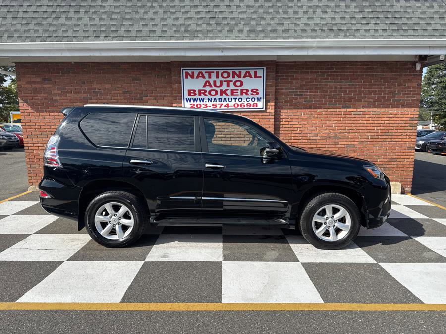 Used 2018 Lexus GX 460 image 2