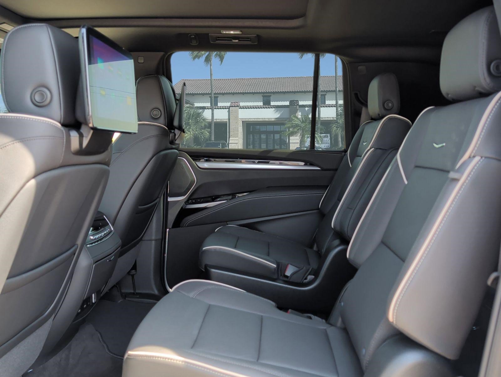 Used 2026 Cadillac Escalade ESV Sport w/ LPO, ONYX Package image 24