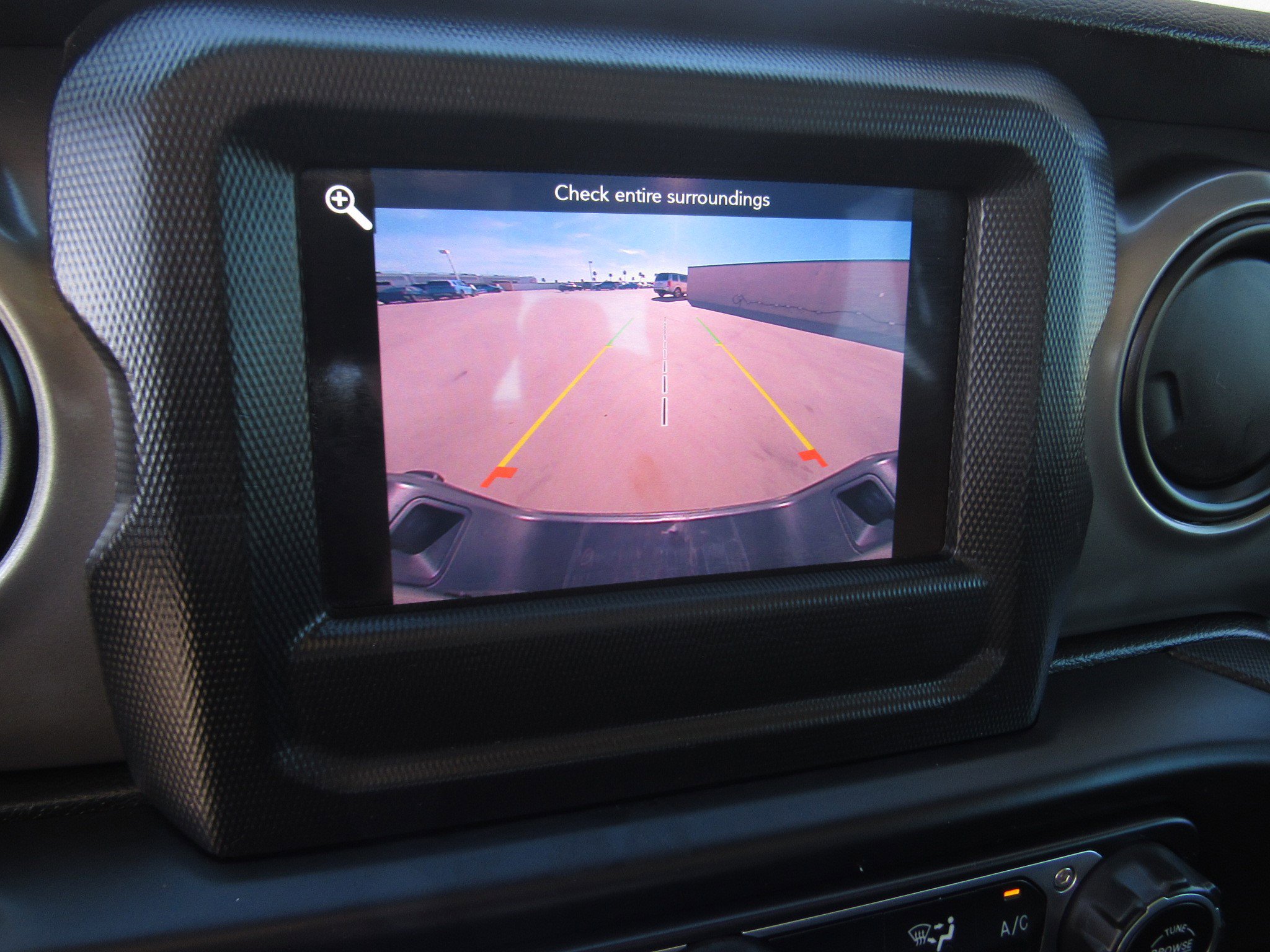 Used 2021 Jeep Gladiator Willys image 19