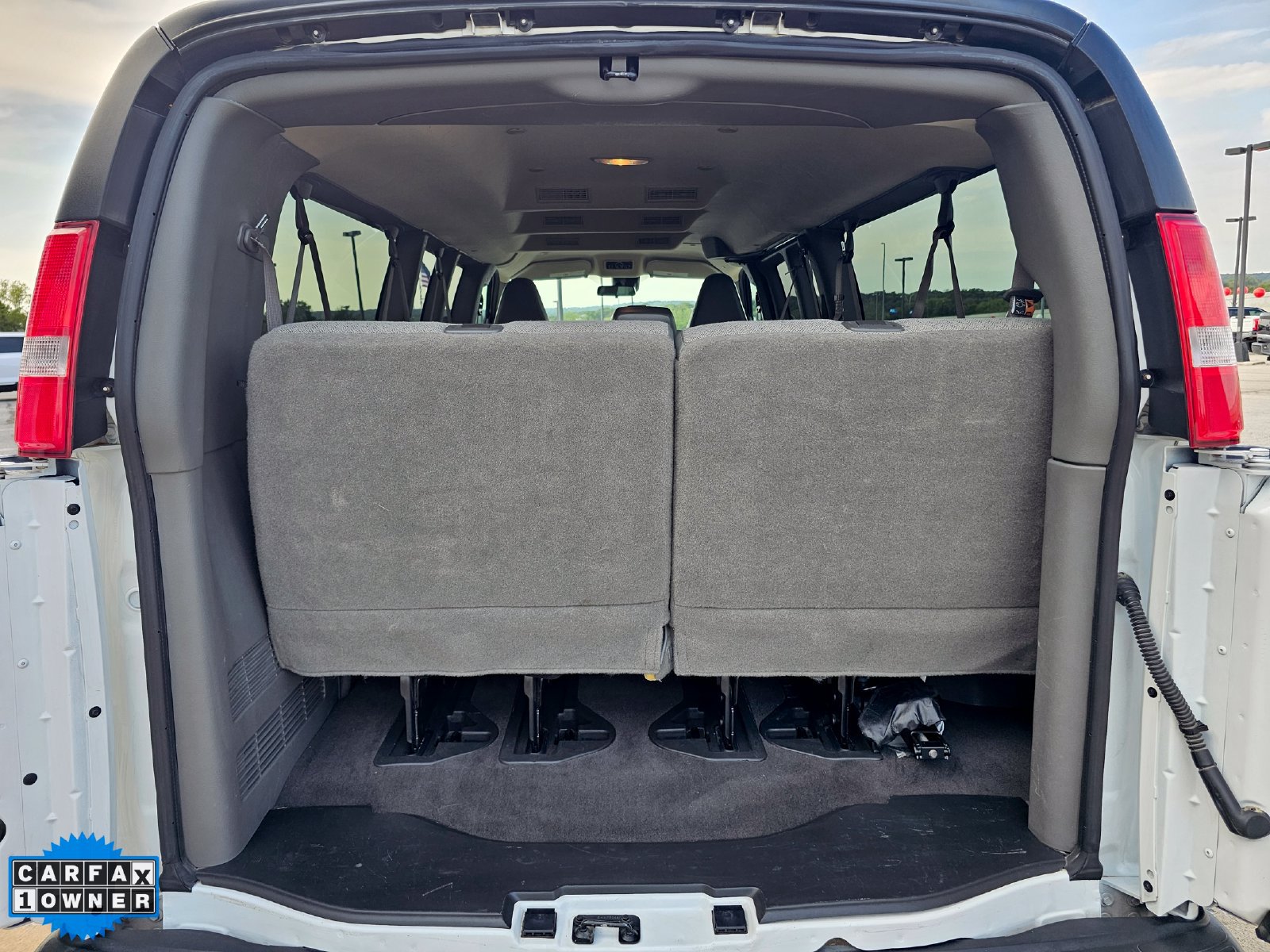 Used 2025 Chevrolet Express 3500 LT w/ LT Preferred Equipment Group RWD image 28