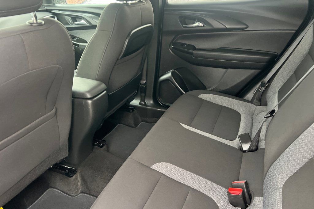 Used 2022 Chevrolet TrailBlazer LT w/ Driver Confidence Package AWD/4WD image 9