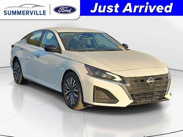 Used 2025 Nissan Altima 2.5 SV