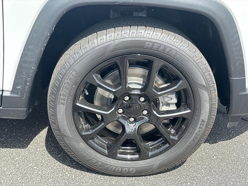 Used 2023 Jeep Compass Latitude AWD/4WD image 24