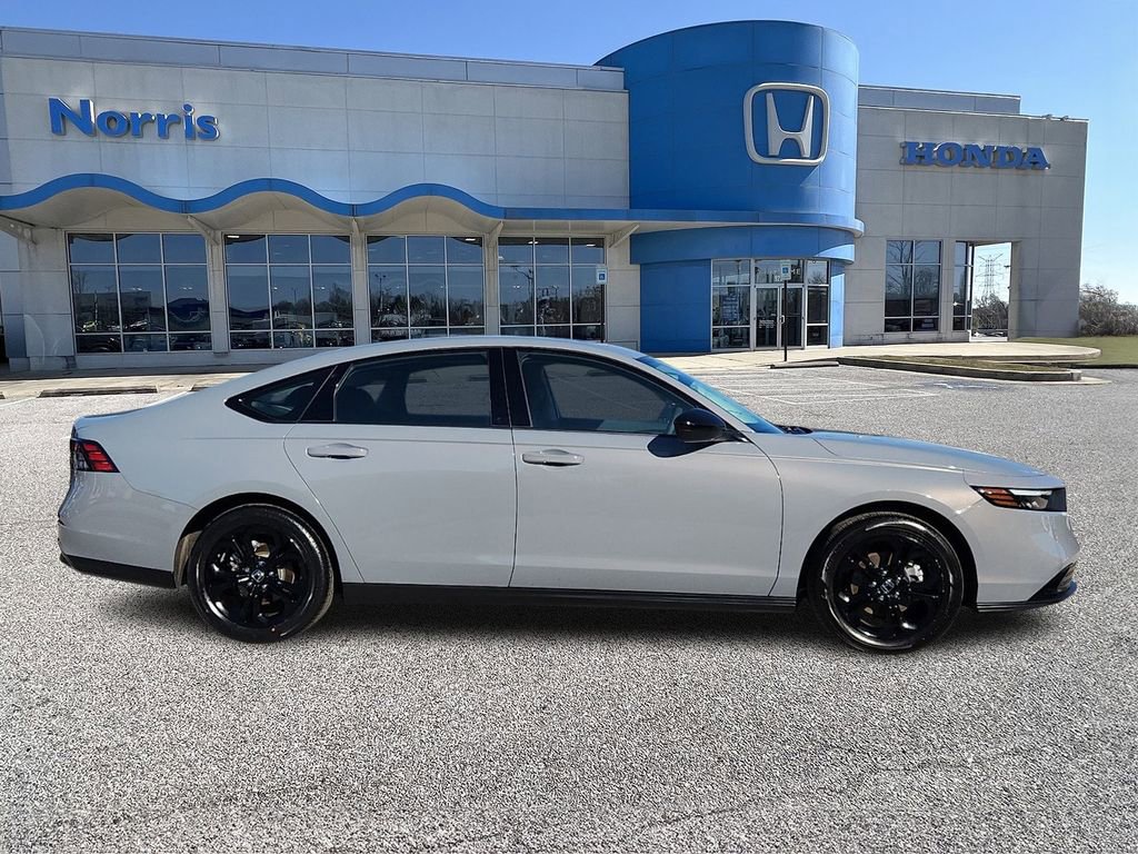 Certified 2025 Honda Accord SE image 5
