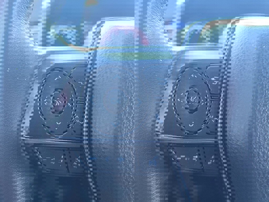 Used 2024 Toyota Camry SE image 19