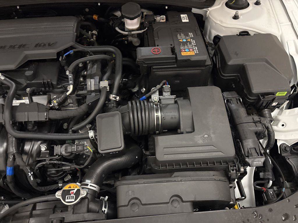 New 2025 Hyundai Elantra Sport image 24