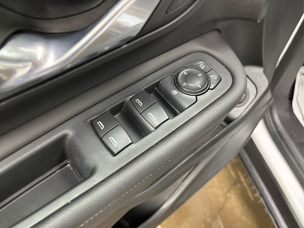 Used 2022 GMC Terrain SLT image 36