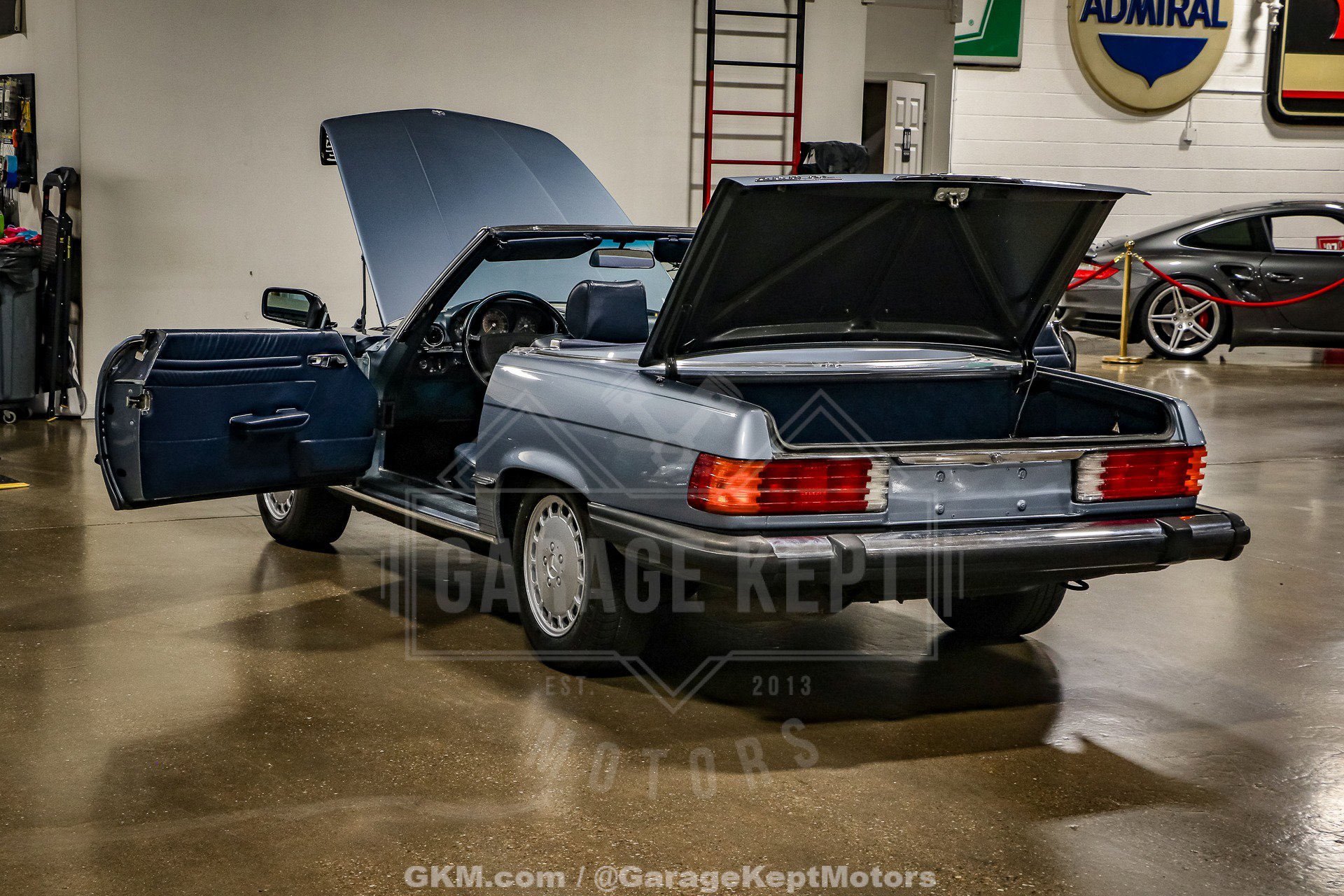 Used 1986 Mercedes-Benz 560 SL image 5