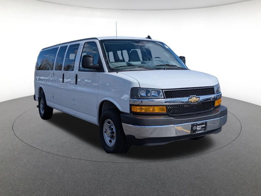 Used 2025 Chevrolet Express 3500 LT w/ LT Preferred Equipment Group image 3