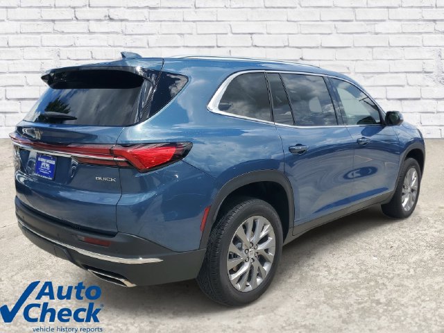 Used 2025 Buick Enclave Preferred FWD image 4