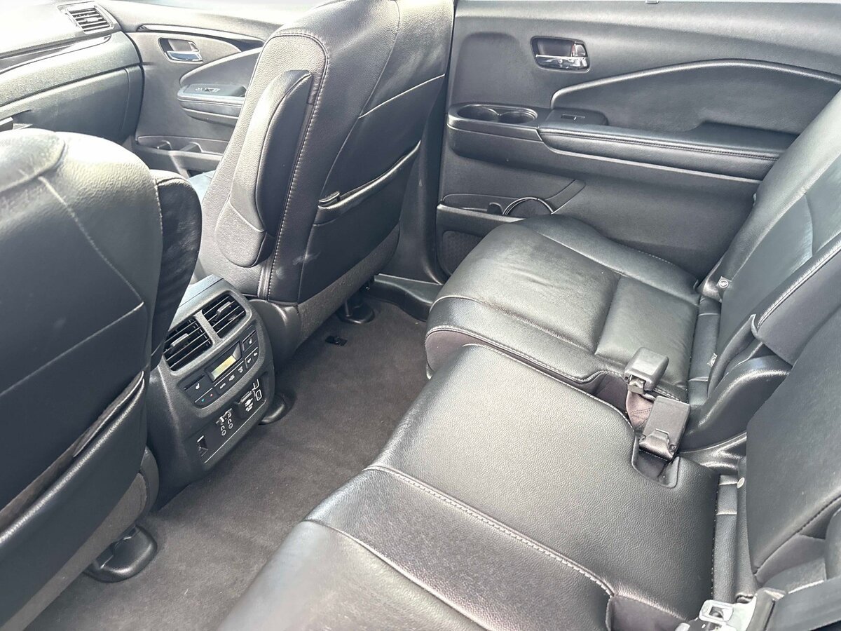 Used 2021 Honda Pilot Touring image 15