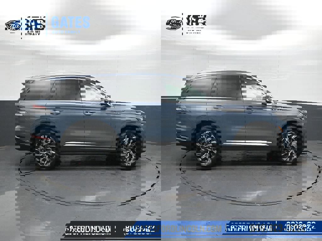 New 2026 Lincoln Aviator AWD image 3