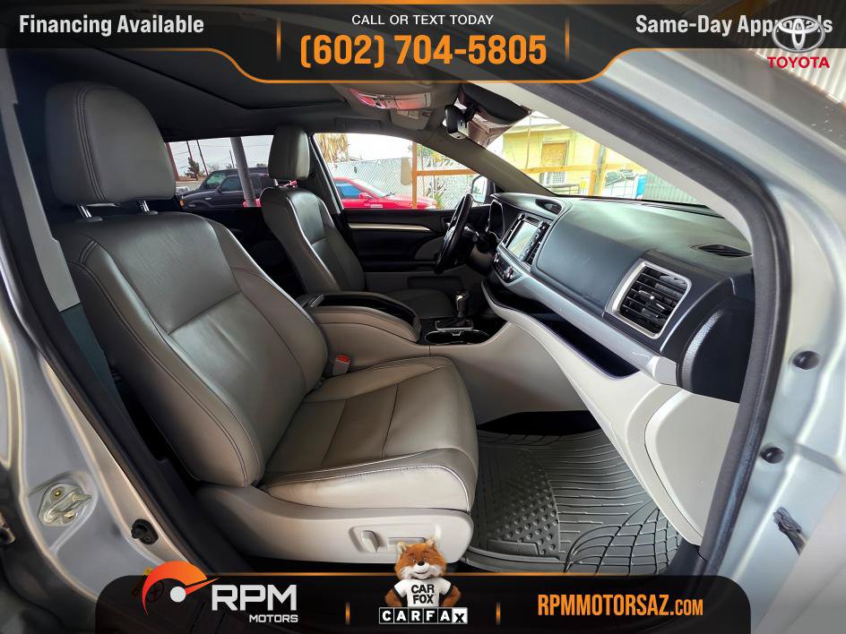 Used 2018 Toyota Highlander XLE AWD/4WD image 12