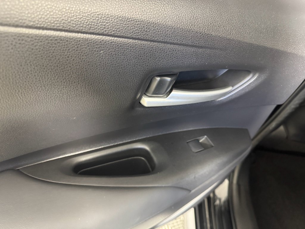 Used 2022 Toyota Corolla XSE image 32