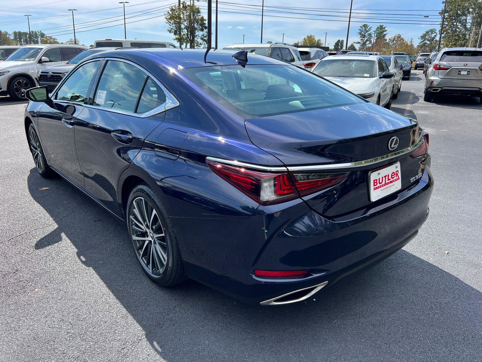 New 2025 Lexus ES 350 w/ Premium Package image 8