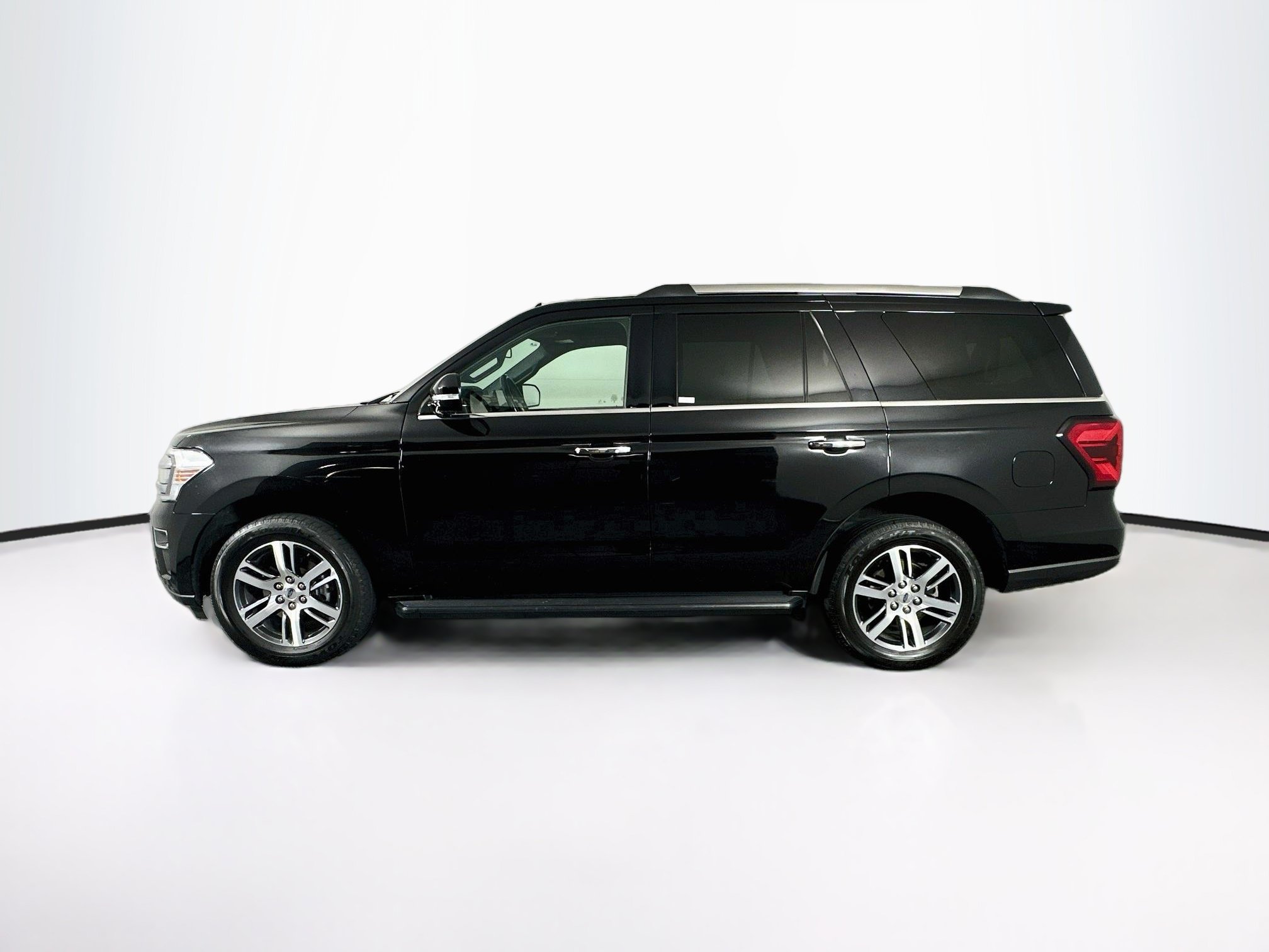 Used 2024 Ford Expedition Limited RWD image 4