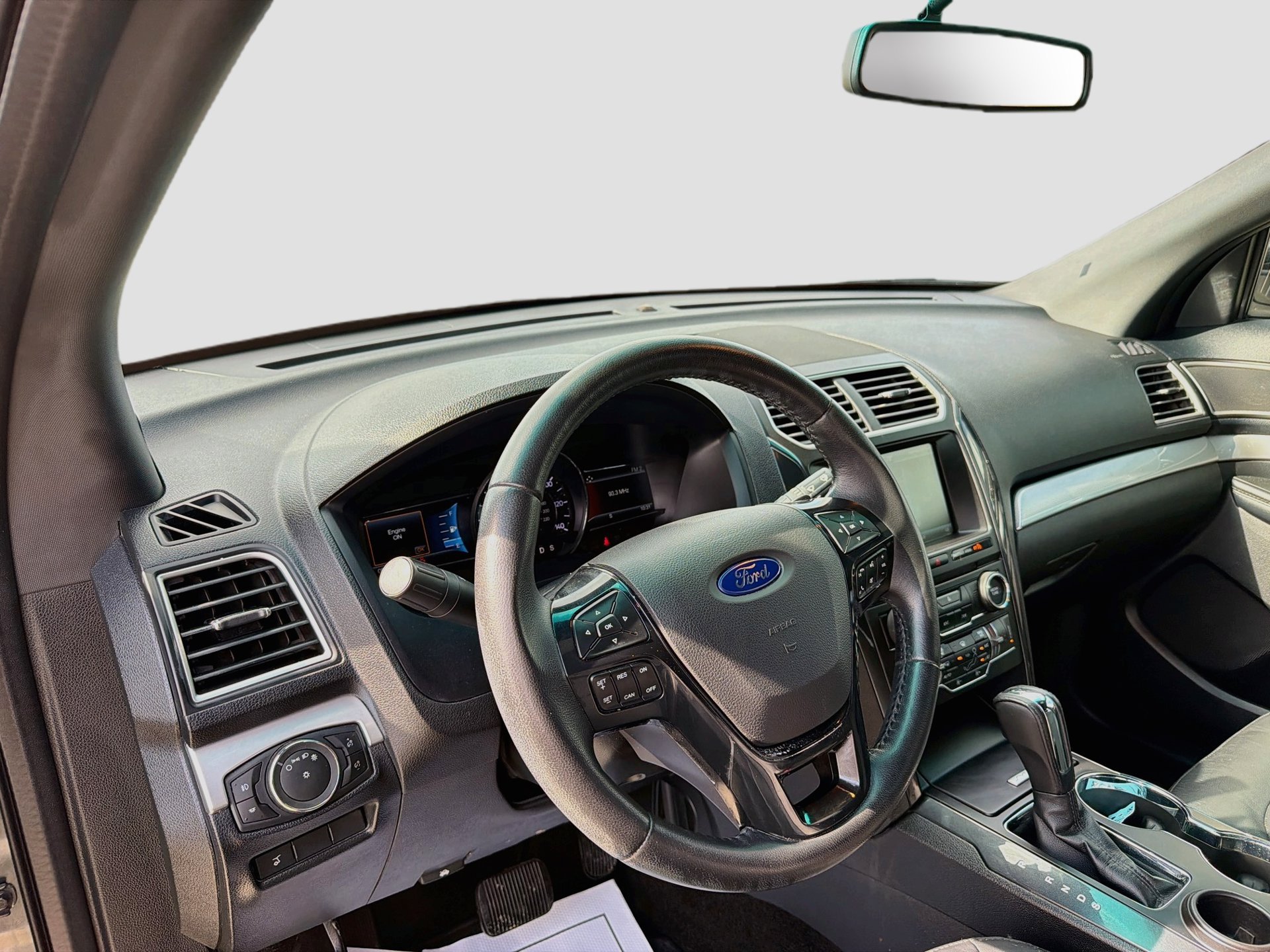 Used 2016 Ford Explorer XLT w/ Equipment Group 202A FWD image 11