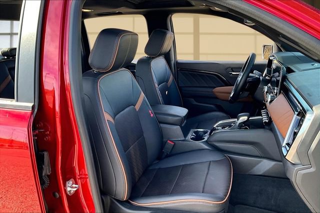 Used 2023 GMC Canyon AT4 w/ AT4 Premium Package image 7