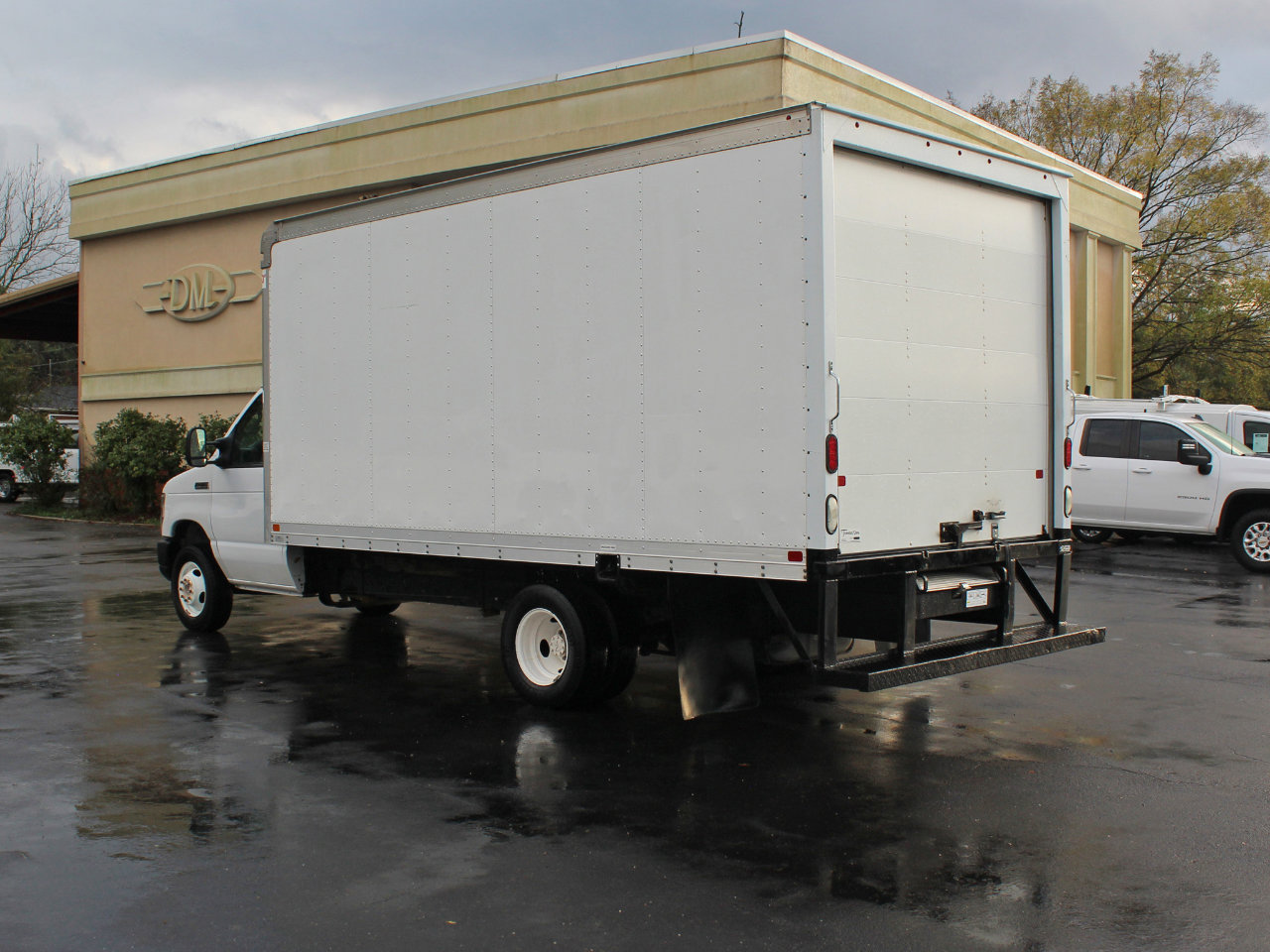 Used 2019 Ford E-450 and Econoline 450 Super Duty w/ Power Windows & Locks Group image 11