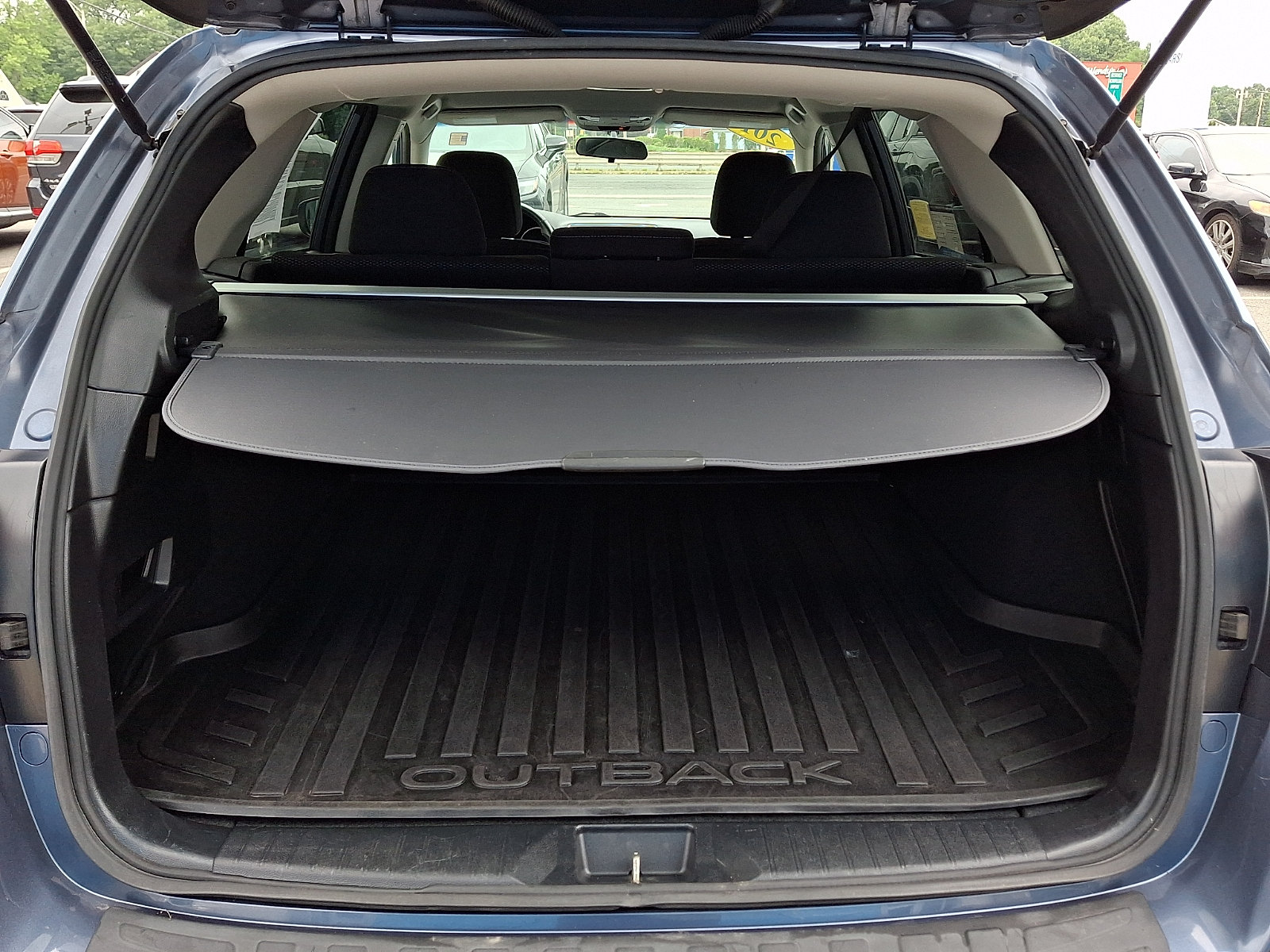 Used 2018 Subaru Outback 2.5i Premium AWD/4WD image 29