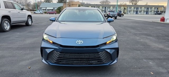 Used 2025 Toyota Camry LE image 2