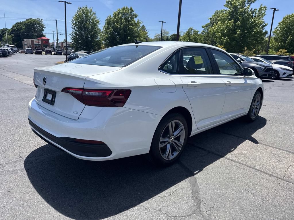 Used 2023 Volkswagen Jetta SE FWD image 8