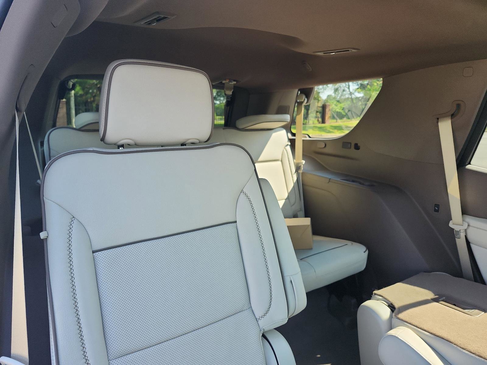 New 2026 GMC Yukon Denali w/ Denali Reserve Package AWD/4WD image 9