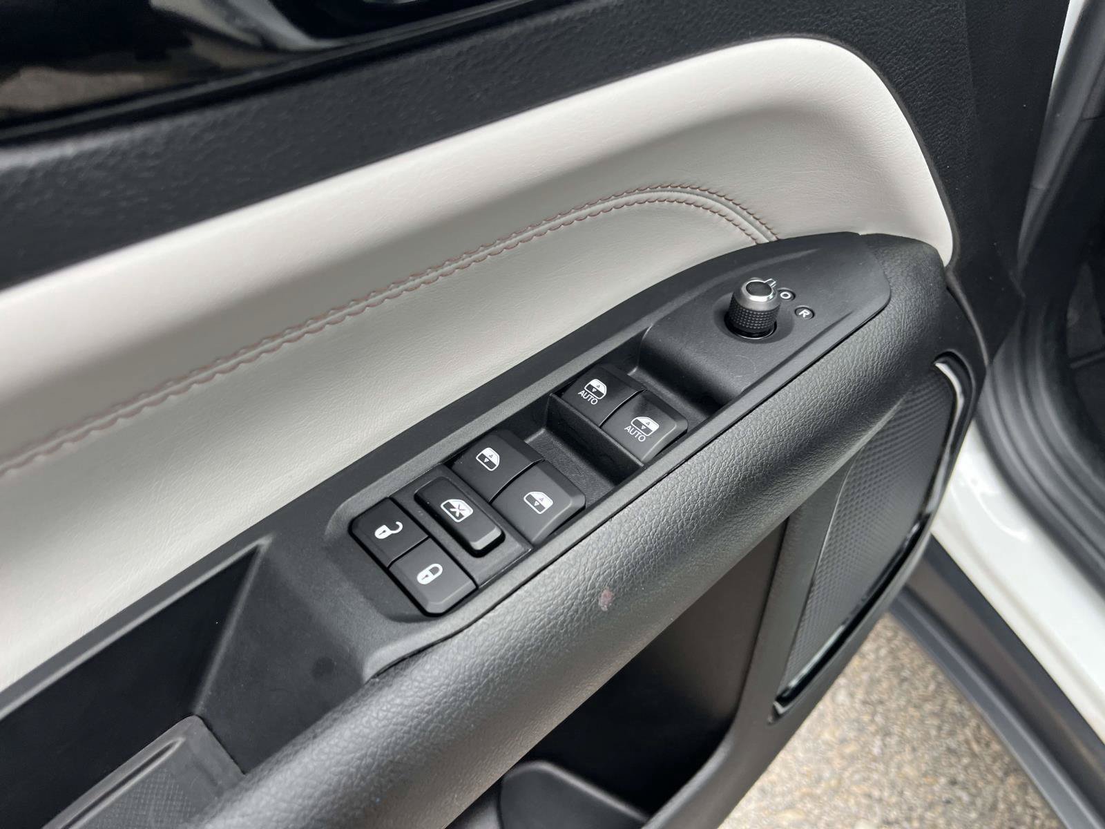 Used 2025 Jeep Compass Limited AWD/4WD image 15