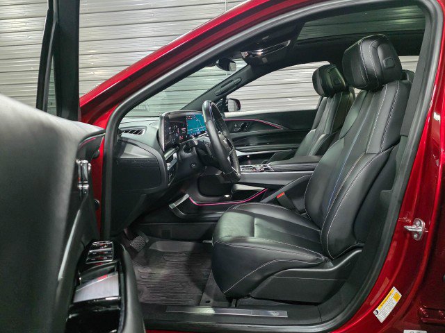 Used 2024 Cadillac Lyriq Luxury w/ LPO, Floor Liner Package image 13