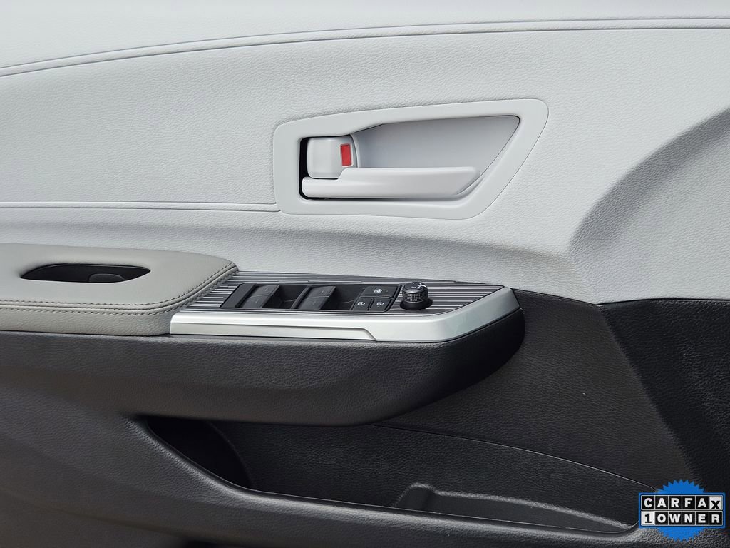 Used 2026 Toyota Sienna LE image 21