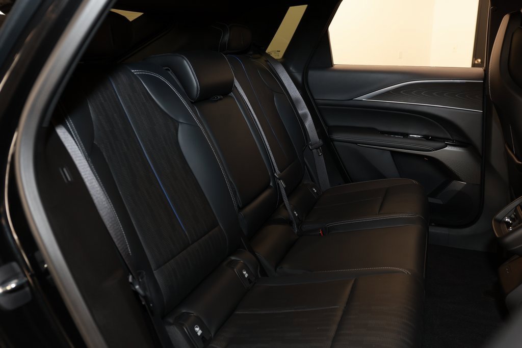 Used 2024 Cadillac Lyriq Sport image 15