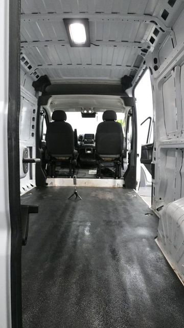 Used 2025 RAM ProMaster 2500 w/ Convenience Group image 11