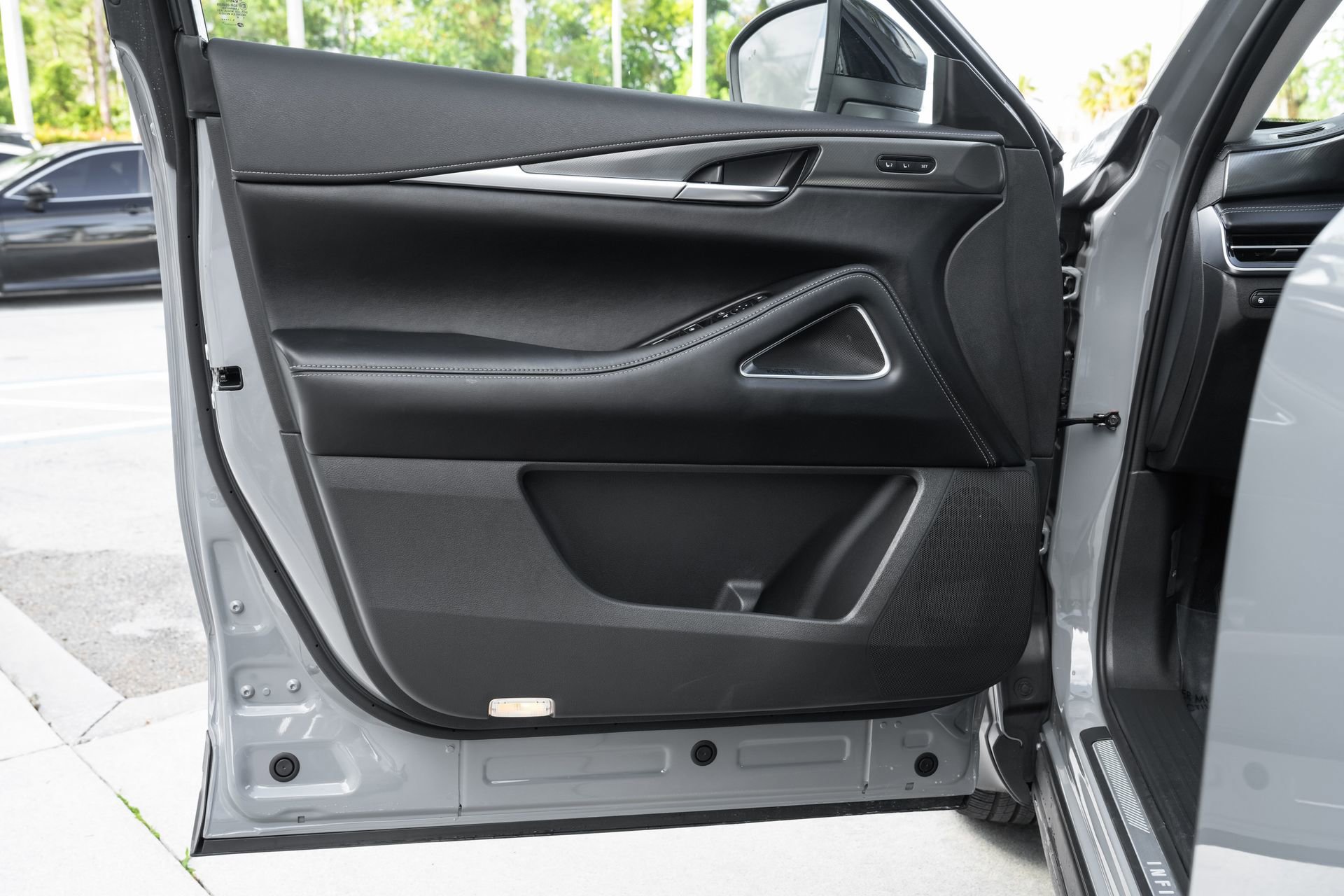 Certified 2026 INFINITI QX60 Luxe w/ Cargo Package FWD image 30