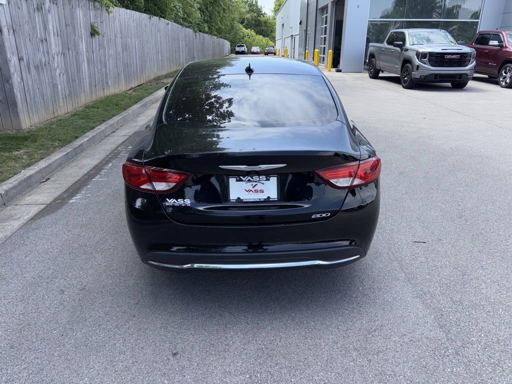 Used 2017 Chrysler 200 Limited Platinum FWD image 4