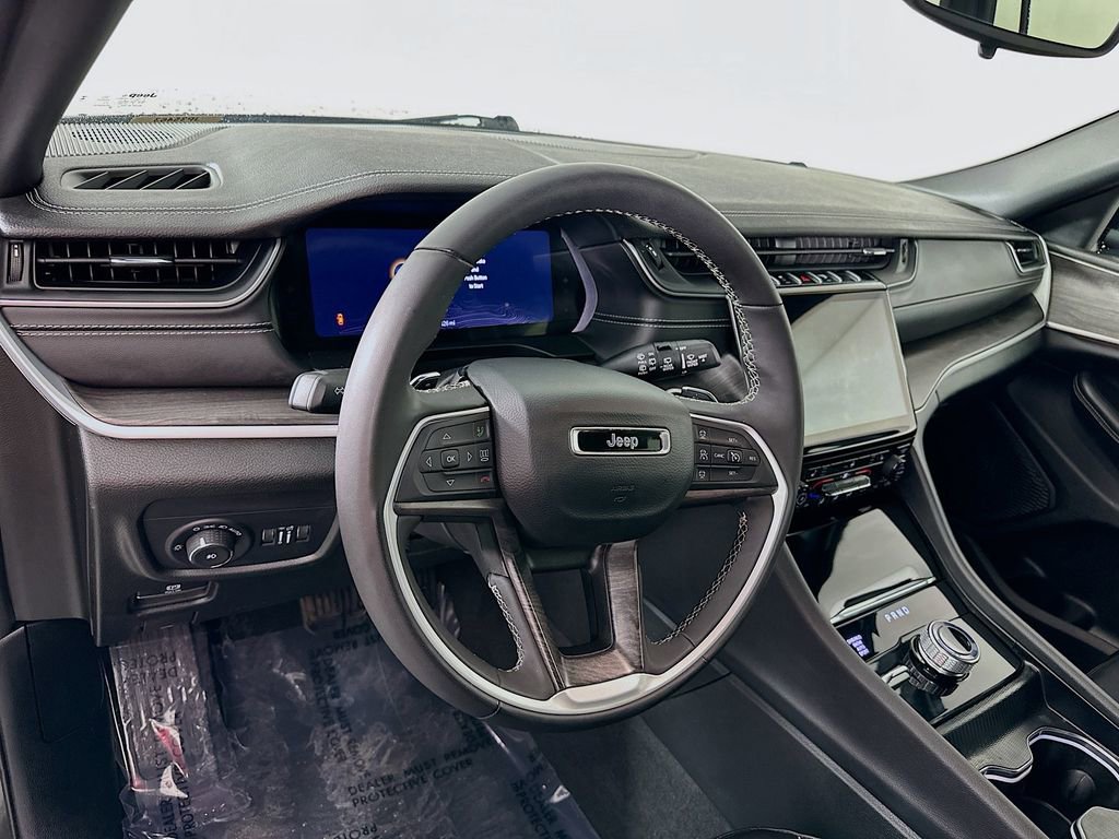 Certified 2024 Jeep Grand Cherokee Limited image 16