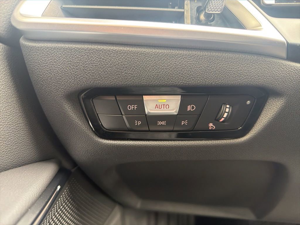 New 2026 BMW 330i xDrive Sedan w/ Convenience Package image 30
