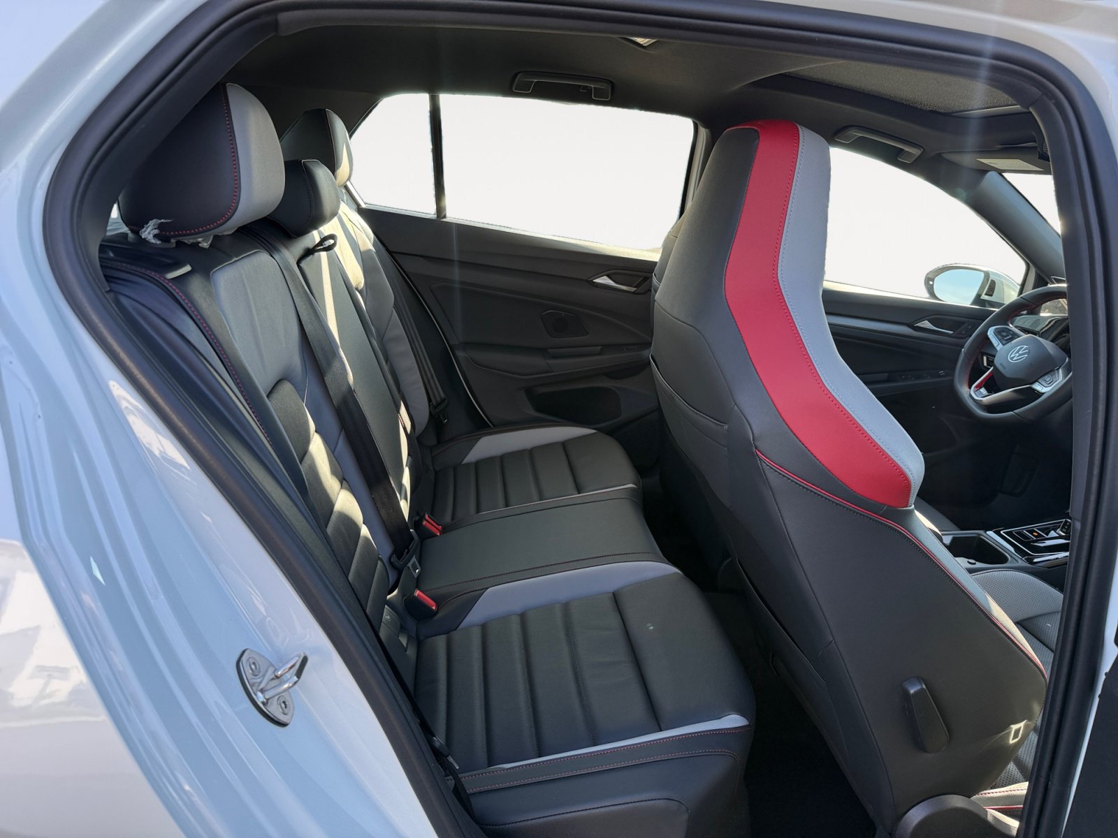 New 2026 Volkswagen GTI SE FWD image 18