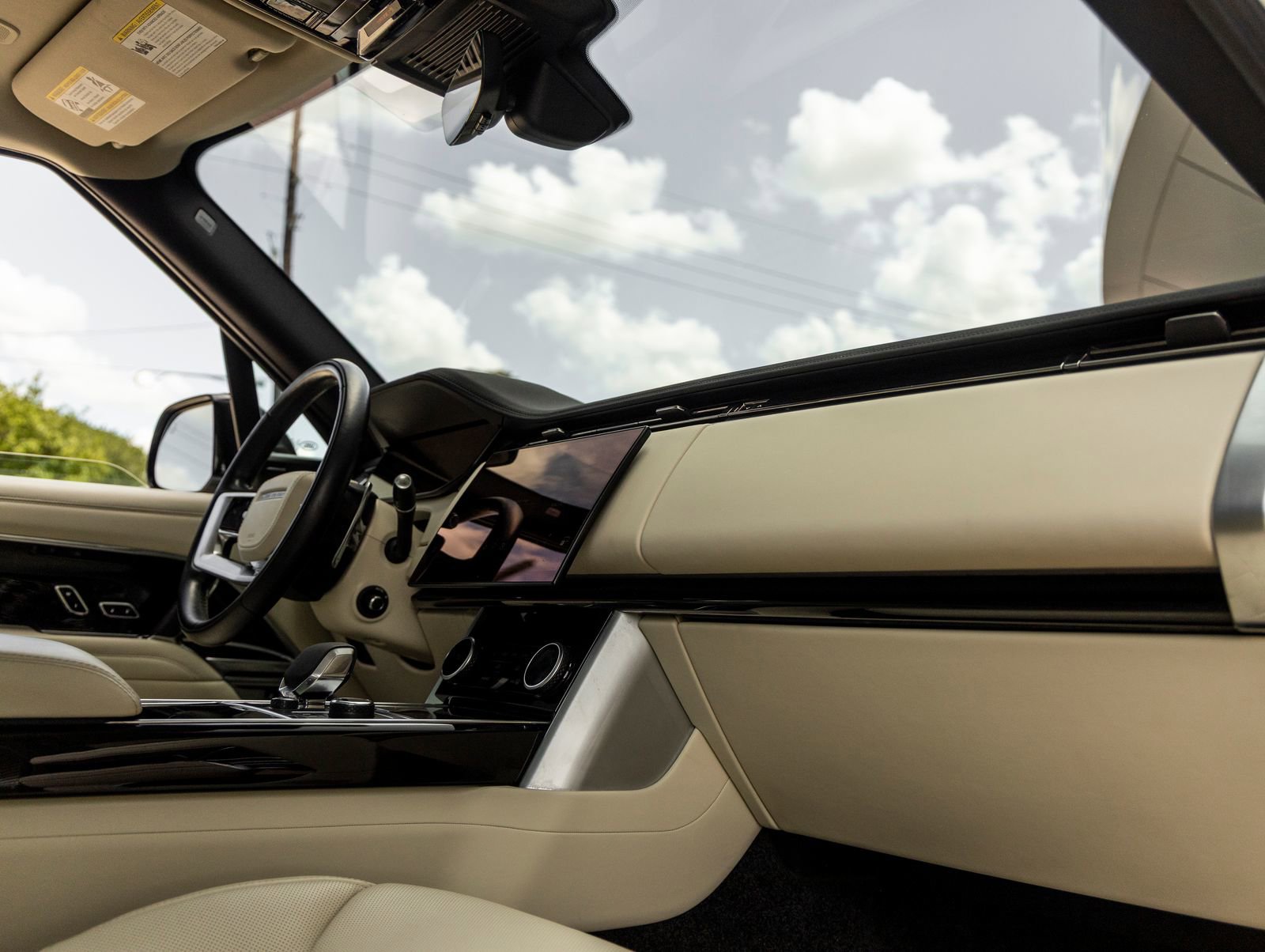 Used 2023 Land Rover Range Rover SE AWD/4WD image 45