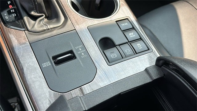 Used 2023 Toyota Highlander Limited image 24