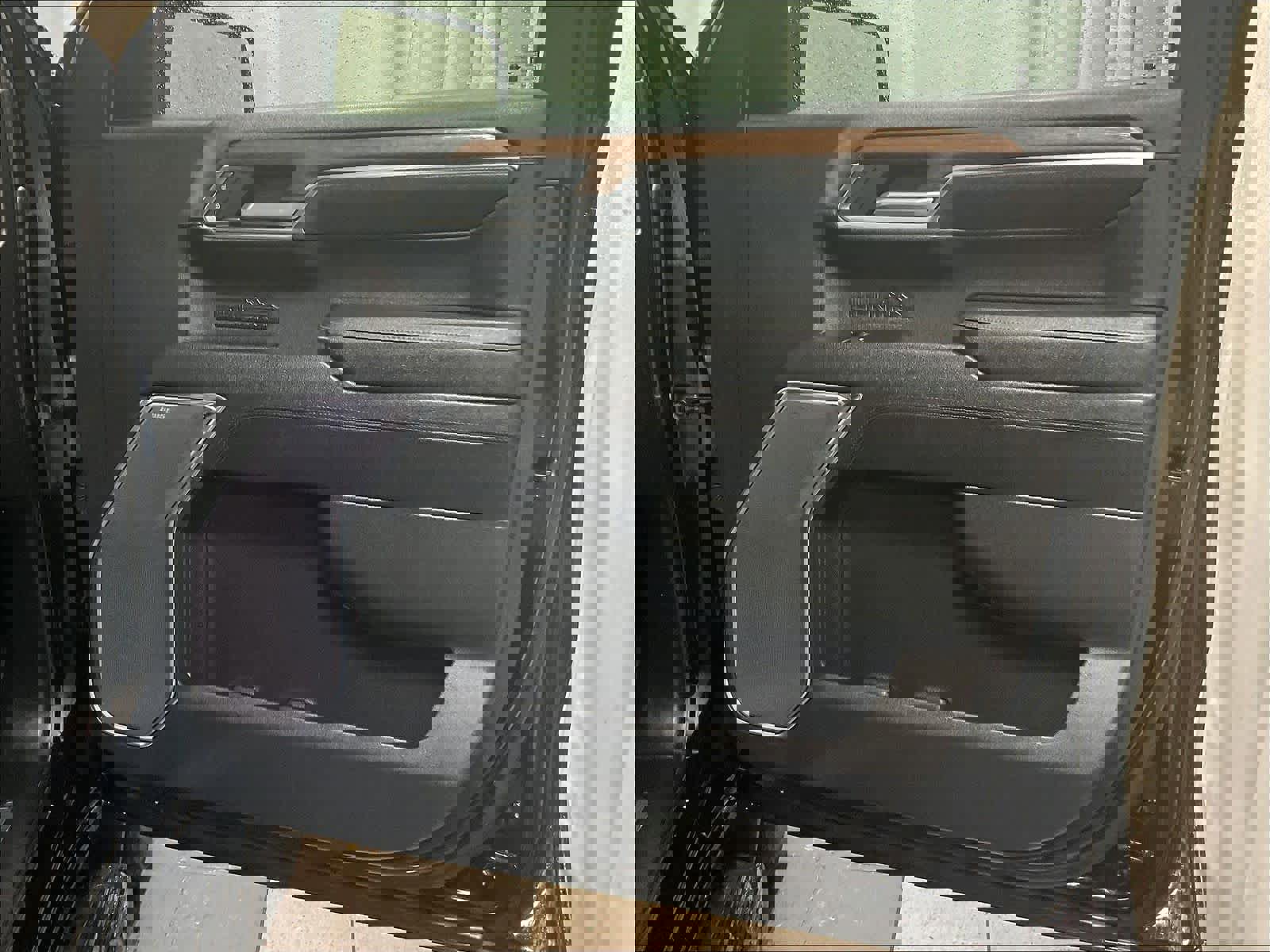 Used 2023 Chevrolet Silverado 1500 High Country w/ Technology Package image 12