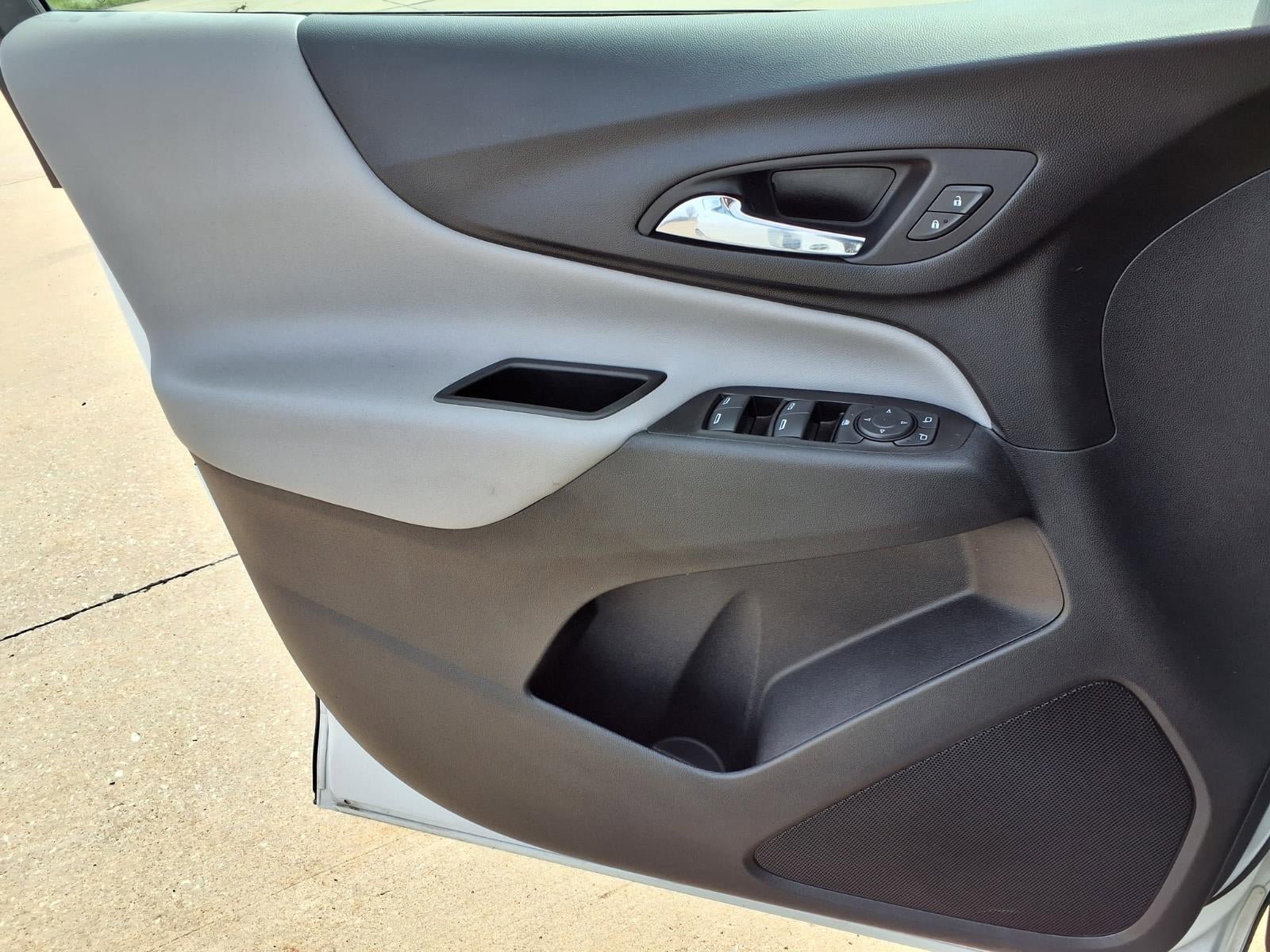 Used 2022 Chevrolet Equinox LS FWD image 16