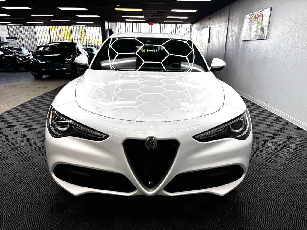 Used 2023 Alfa Romeo Stelvio Sprint image 6