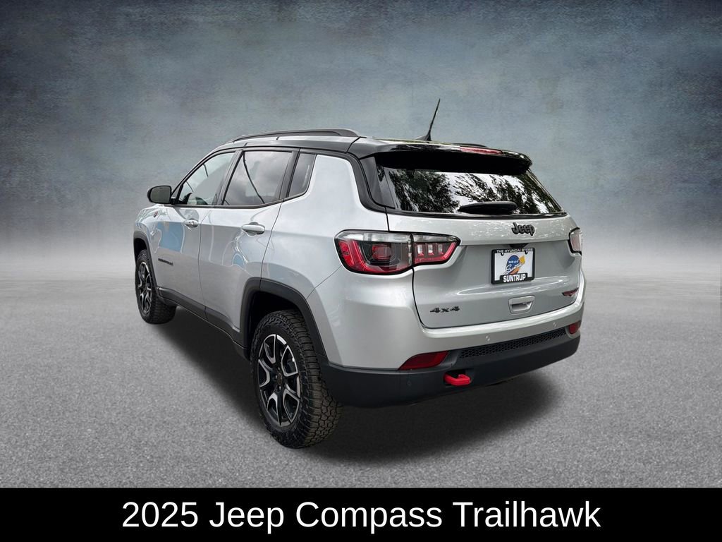 Used 2025 Jeep Compass Trailhawk AWD/4WD image 3