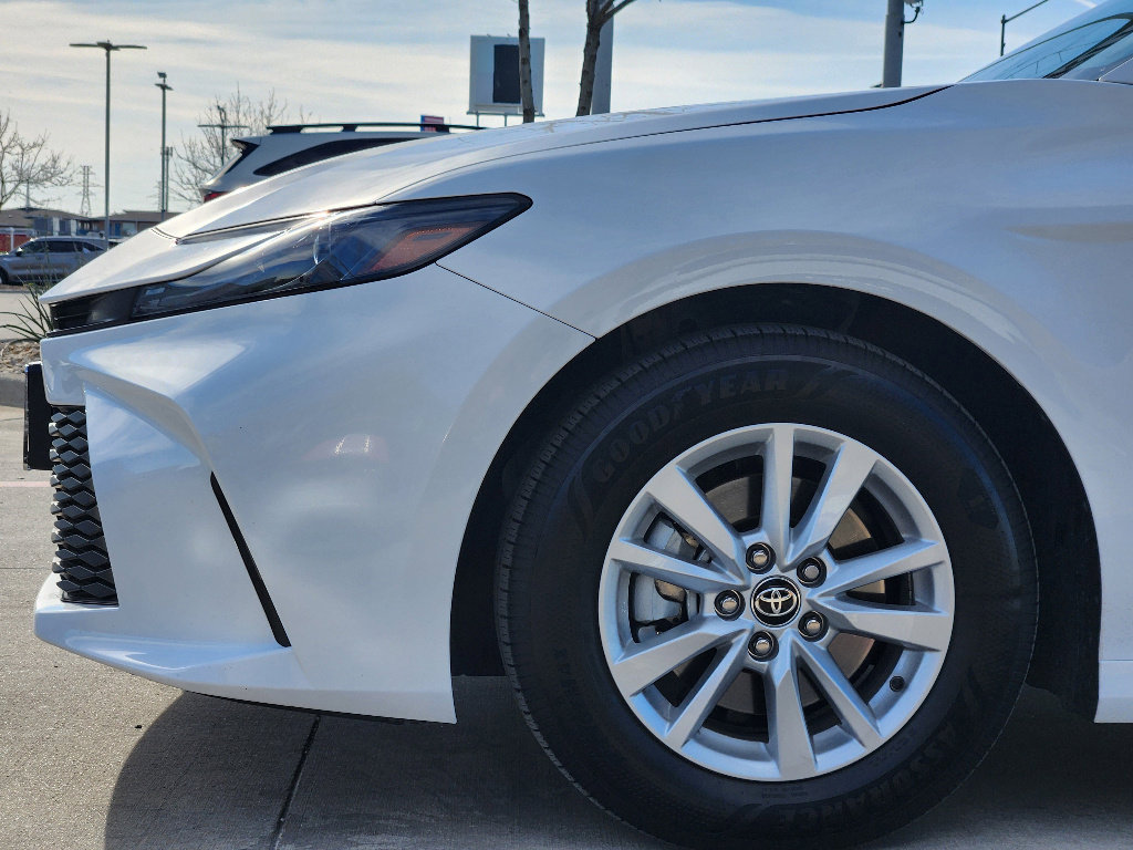 Used 2026 Toyota Camry LE w/ Convenience Package image 8