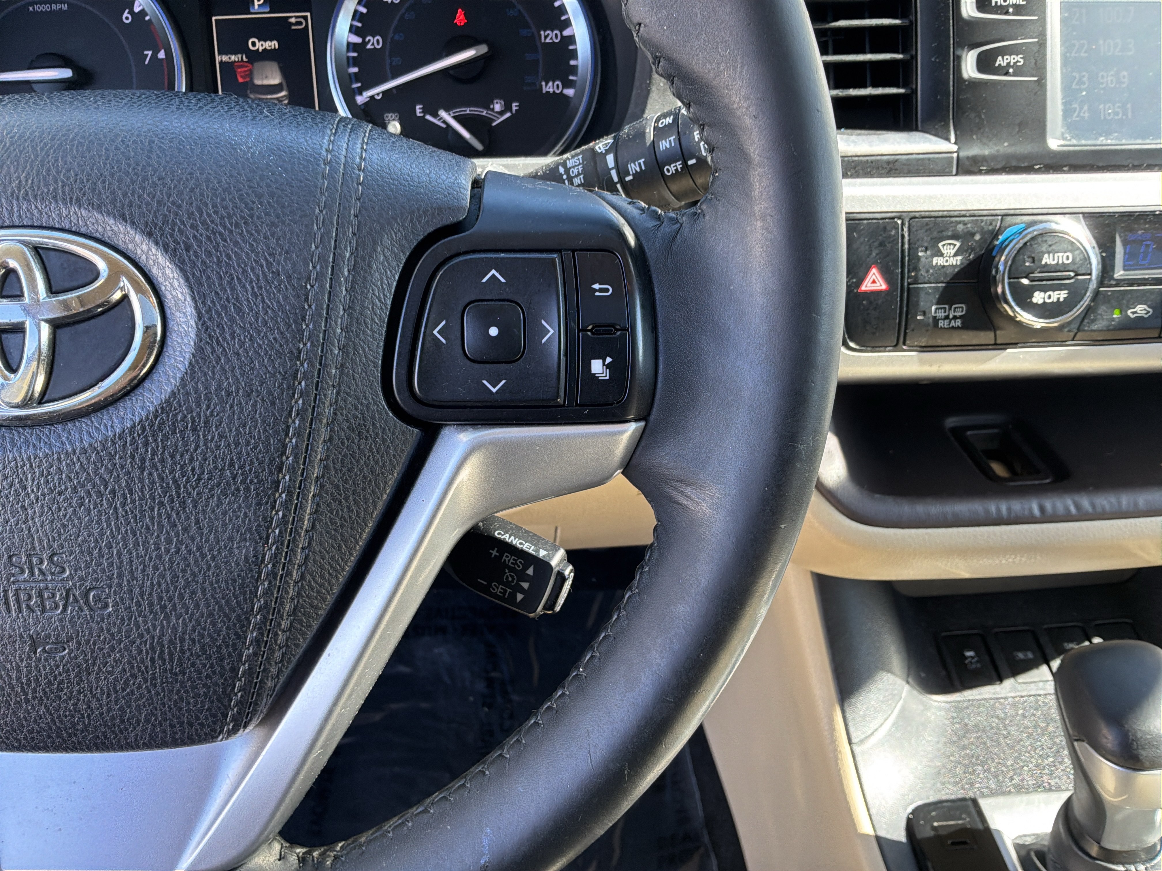 Used 2015 Toyota Highlander XLE AWD/4WD image 20